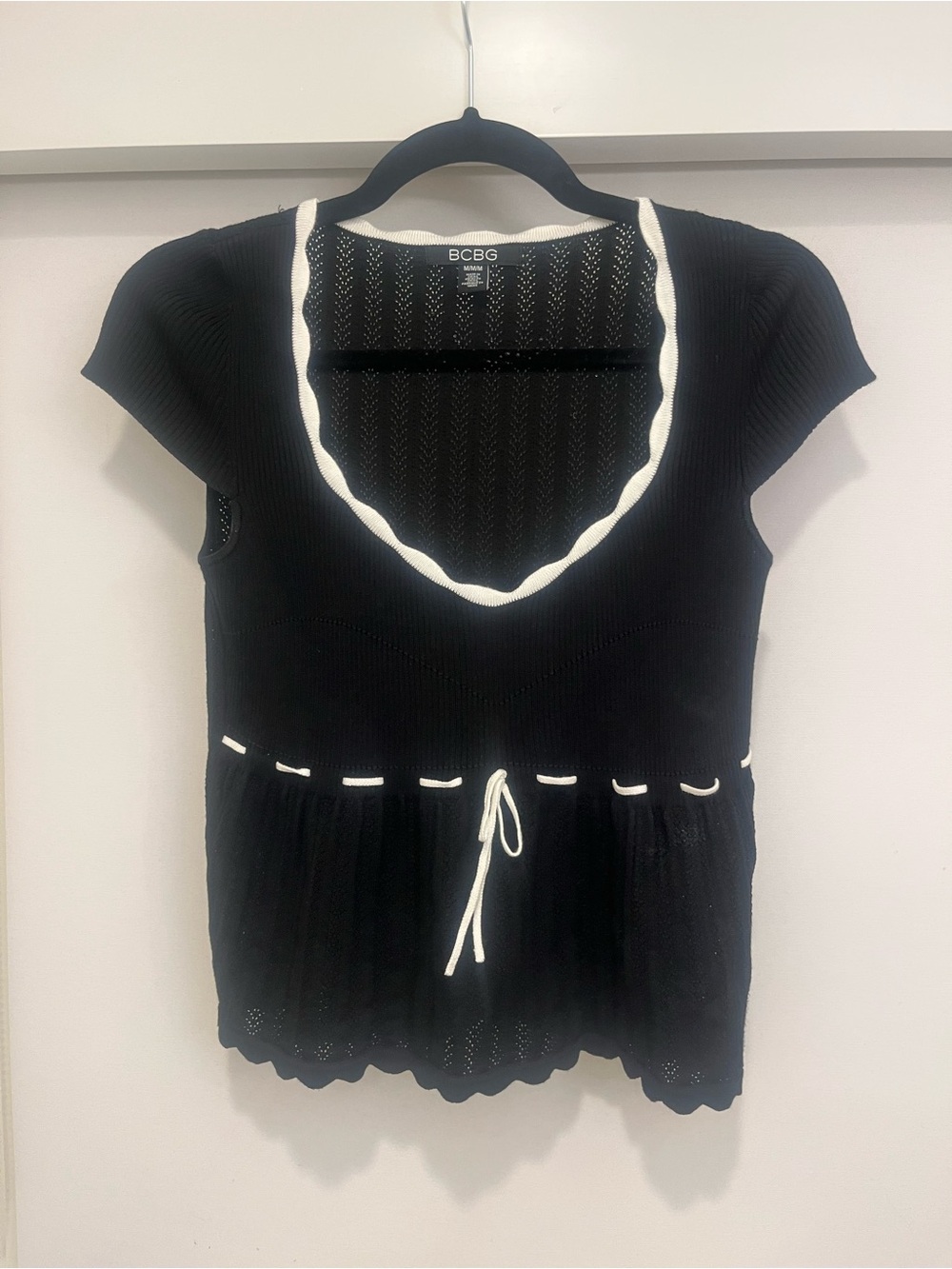 BCBG Black Knit Short Sleeve Tunic with White Trim